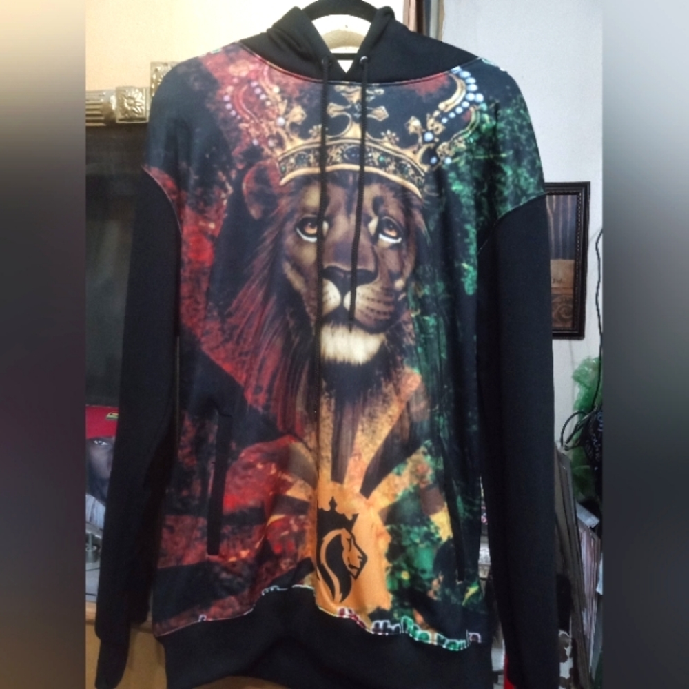Sweater Hoodie Lion Image ❤️💛💚 Straight fr England 🇬🇧 Zippered Pocket